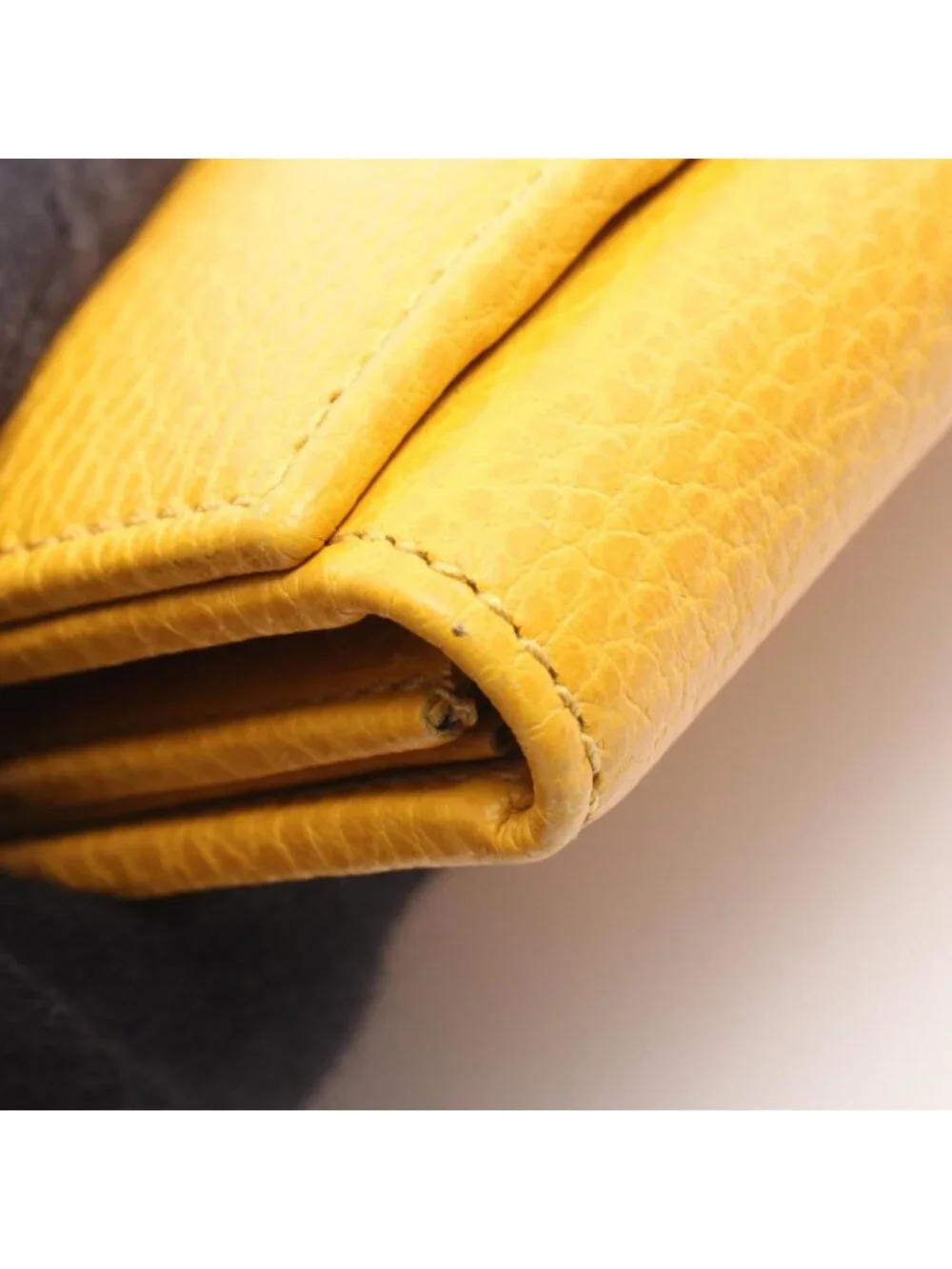 ★SOLD★ Gucci Bifold Wallet Swing Yellow Leather - Picture 7 of 7